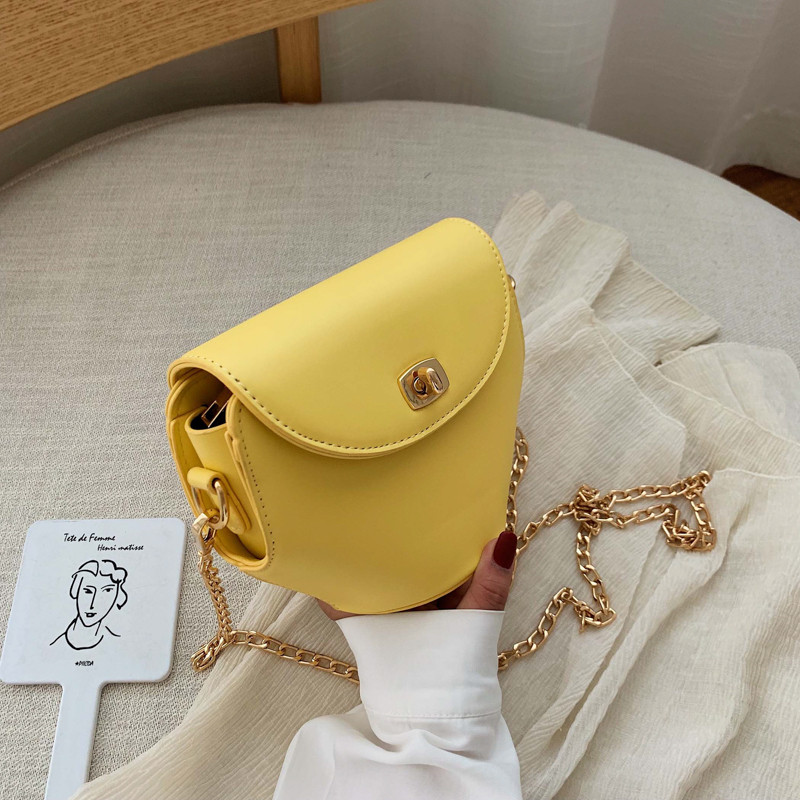 Geanta de dama din piele cu lant metalic in mai multe culori