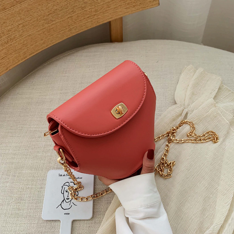 Geanta de dama din piele cu lant metalic in mai multe culori