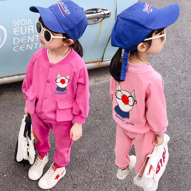 Модерен детски комплект в два цвята с бродерия за момичета