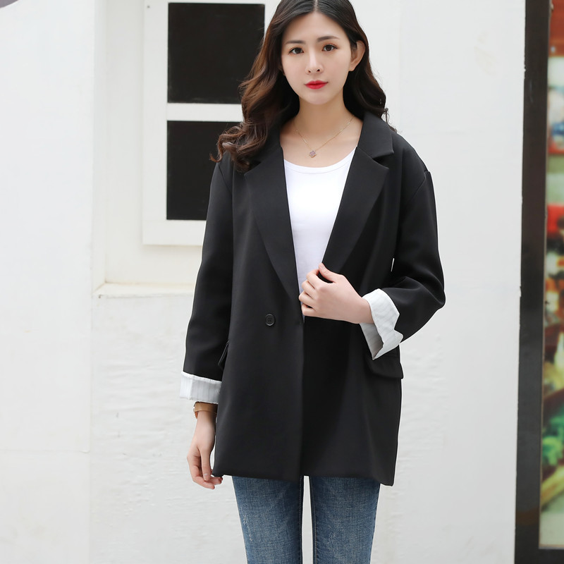 Стилно дамско сако дълъг модел в черен цвят