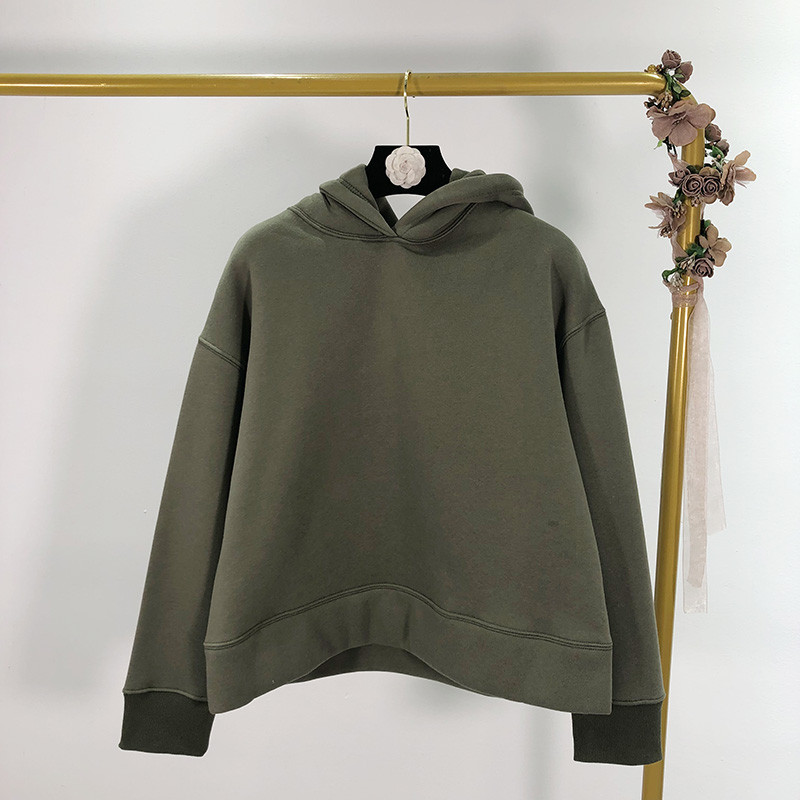 Női pulóver hosszú ujjal és kapucnival három színben