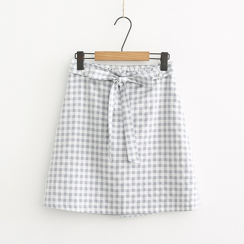 Fusta de dama in carouri moderna in gri si roz