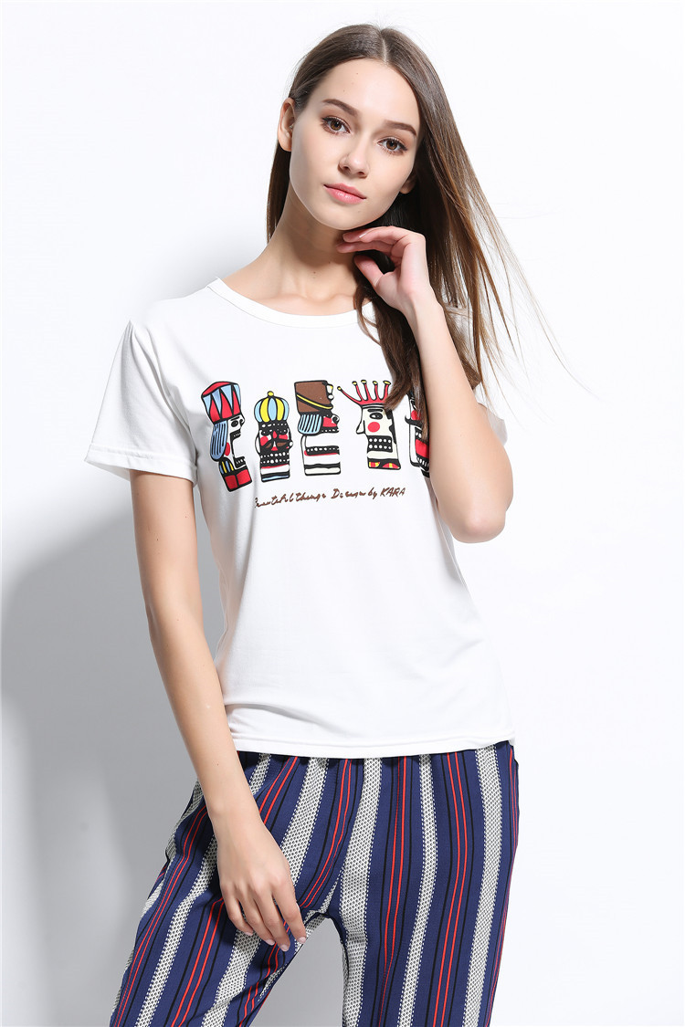 Hétköznapi női póló fehér rátéttel