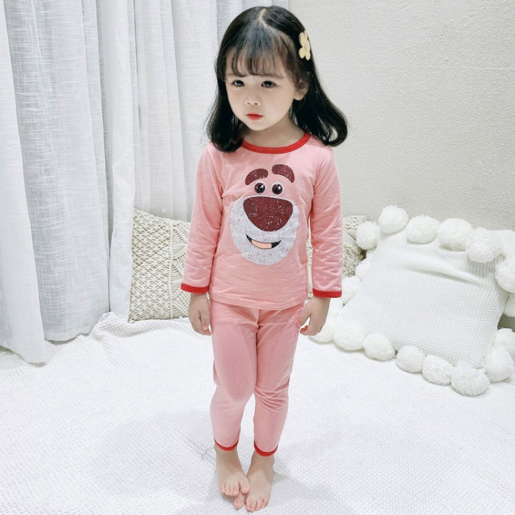 Pijamale pentru copii in trei culori cu aplicatii diferite - pentru fete