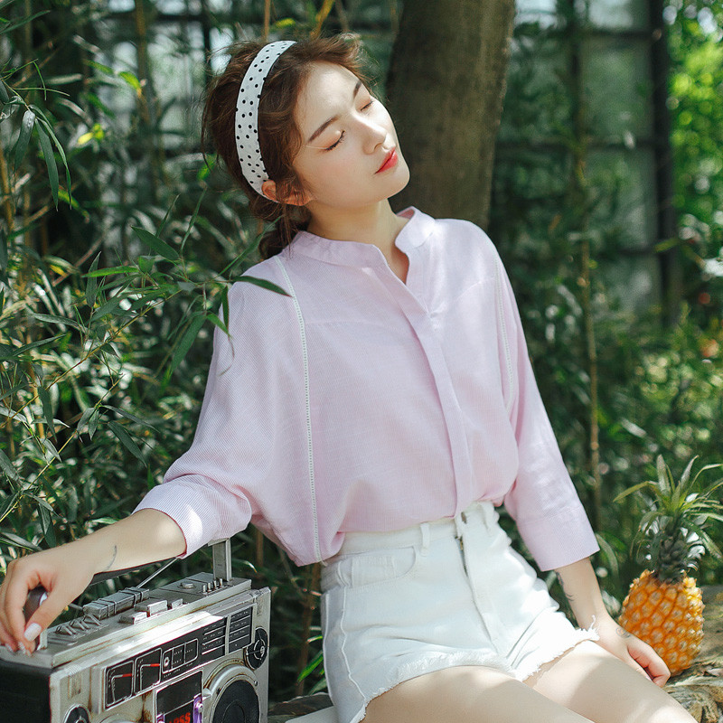 Cămașă de damă actuală cu guler scăzut în culoarea roz