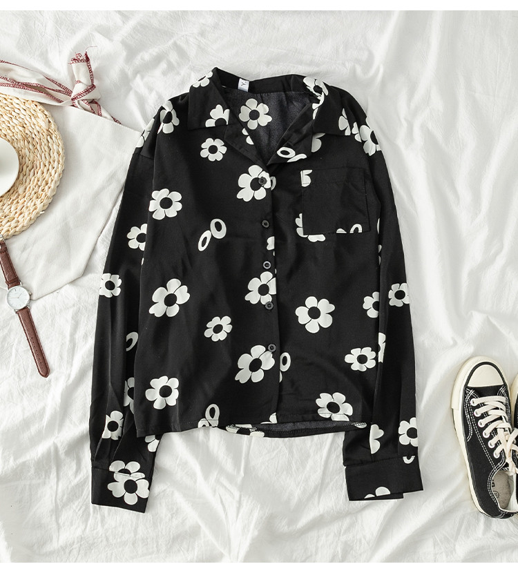 Cămașă modernă de damă în alb-negru cu motive florale