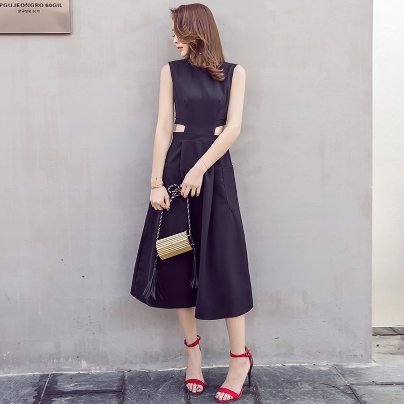 Model nou de rochie de dama la zi cu piese decupate de culoare neagra