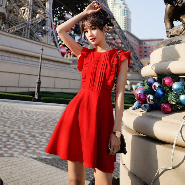 Modern női ruha - vágott modell piros és fekete színben