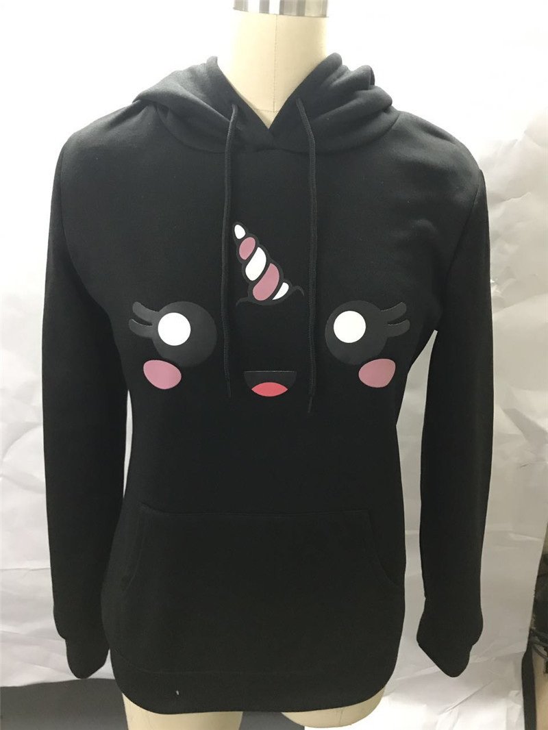 Hanorac de dama zilnic cu aplicatie si gluga in doua culori