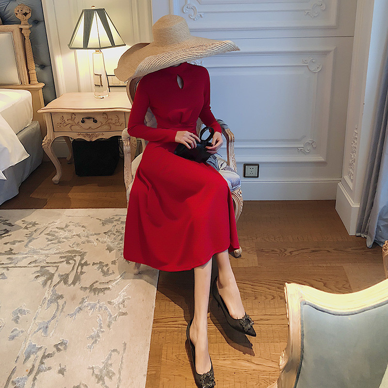 Rochie moderna de dama cu maneci lungi - model croiat in negru si rosu