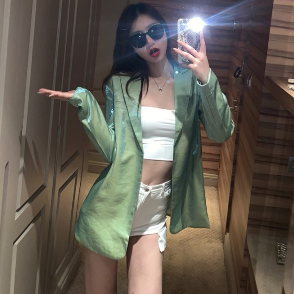 Jachetă lungă de damă modernă de culoare verde