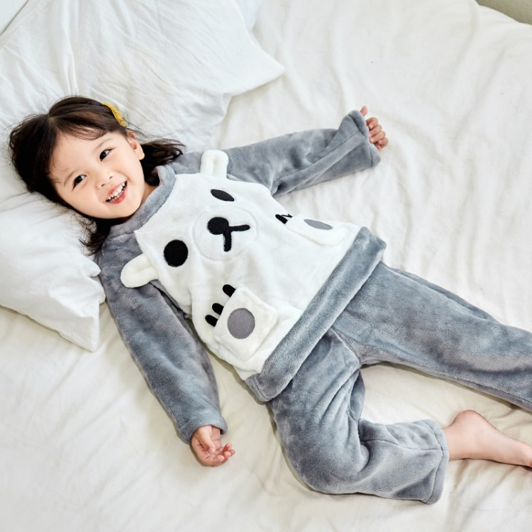 Pijamale pentru copii in trei culori cu buzunare si element 3D pentru fete