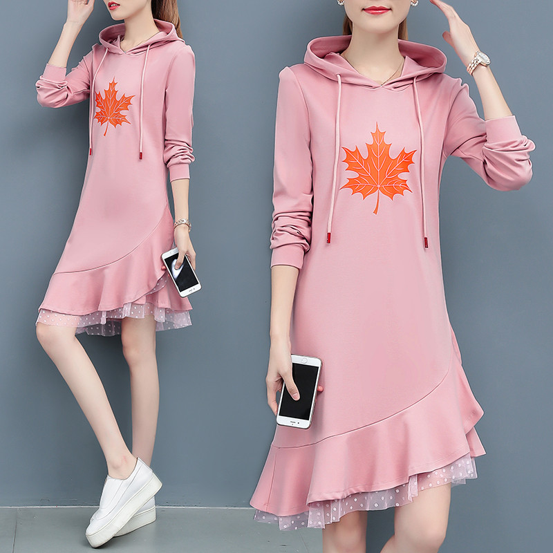 Rochie casual de dama cu gluga si aplicatie in negru si roz