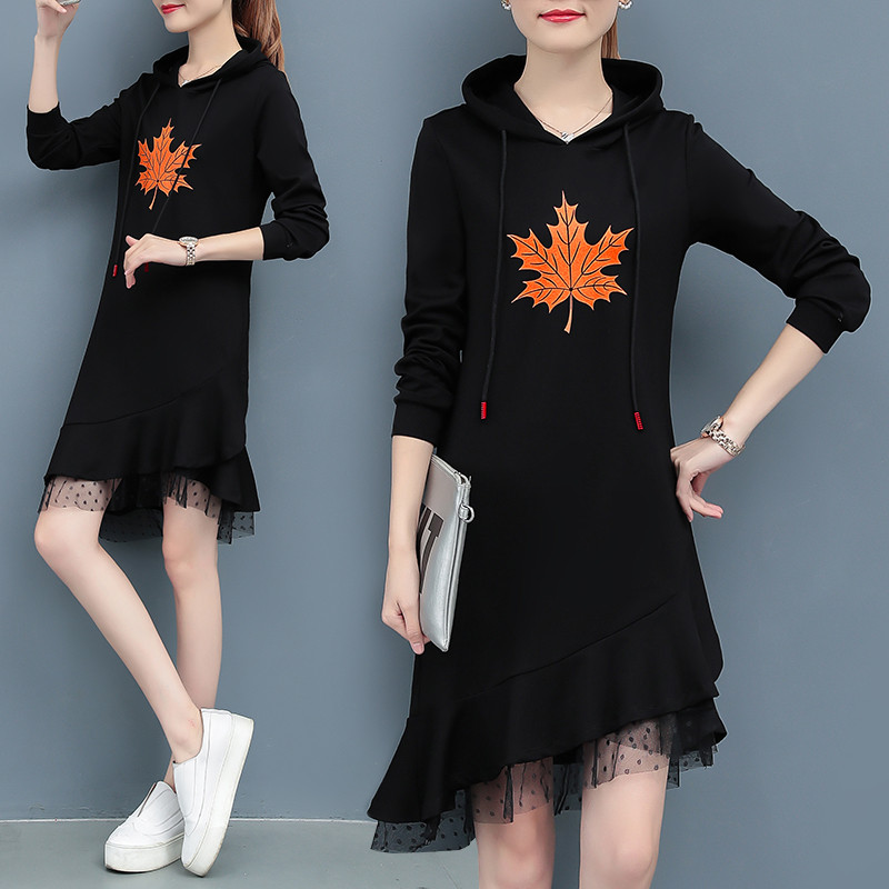 Rochie casual de dama cu gluga si aplicatie in negru si roz