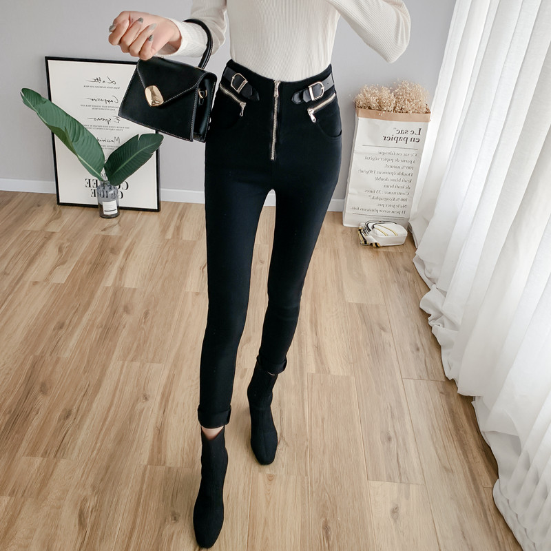 Дамски панталон - slim модел в черен цвят и висока талия