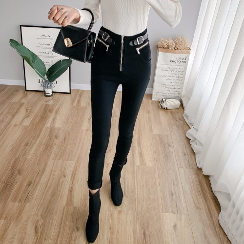 Pantaloni dama - model slim in negru si talie inalta