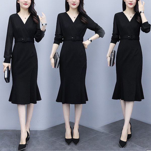 Stílusos női ruha Karcsú modell fekete övvel