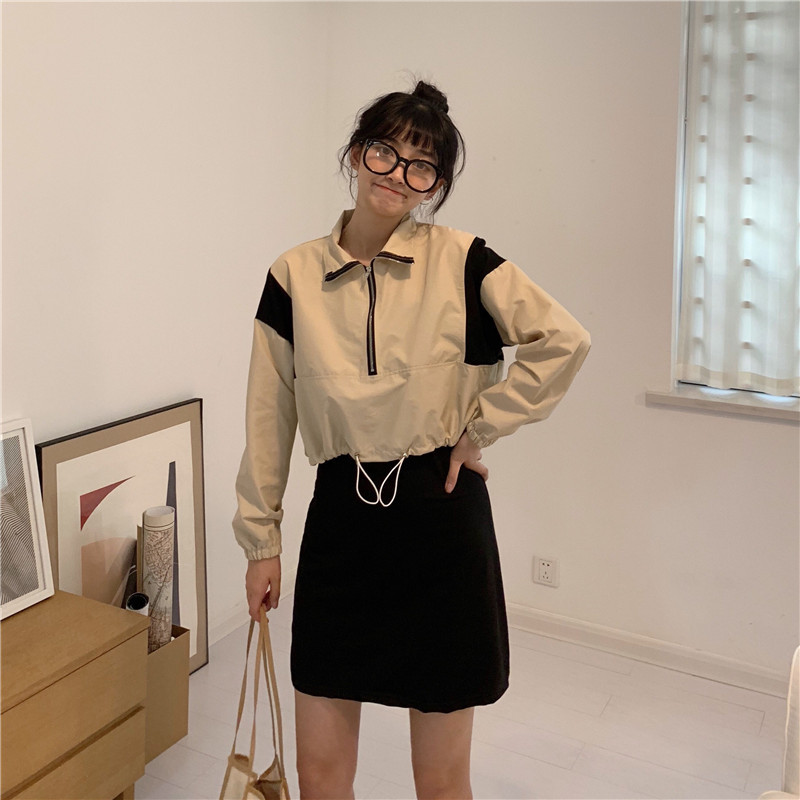 Γυναικεία casual μπλούζα σε δύο χρώματα - ευρύ μοντέλο