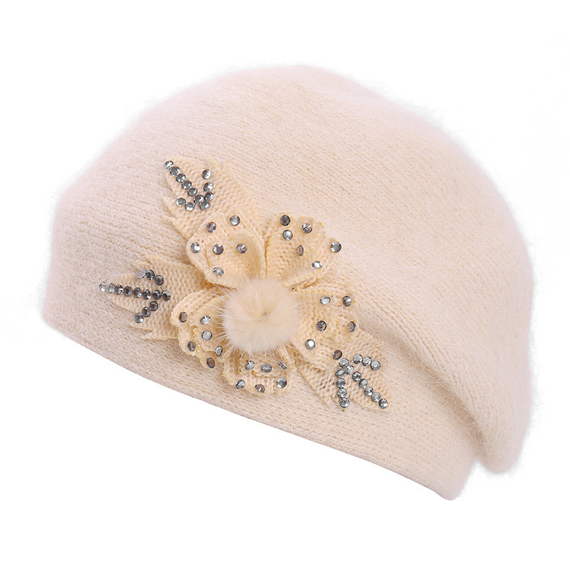 Palarie moderna de dama cu element 3D in mai multe culori