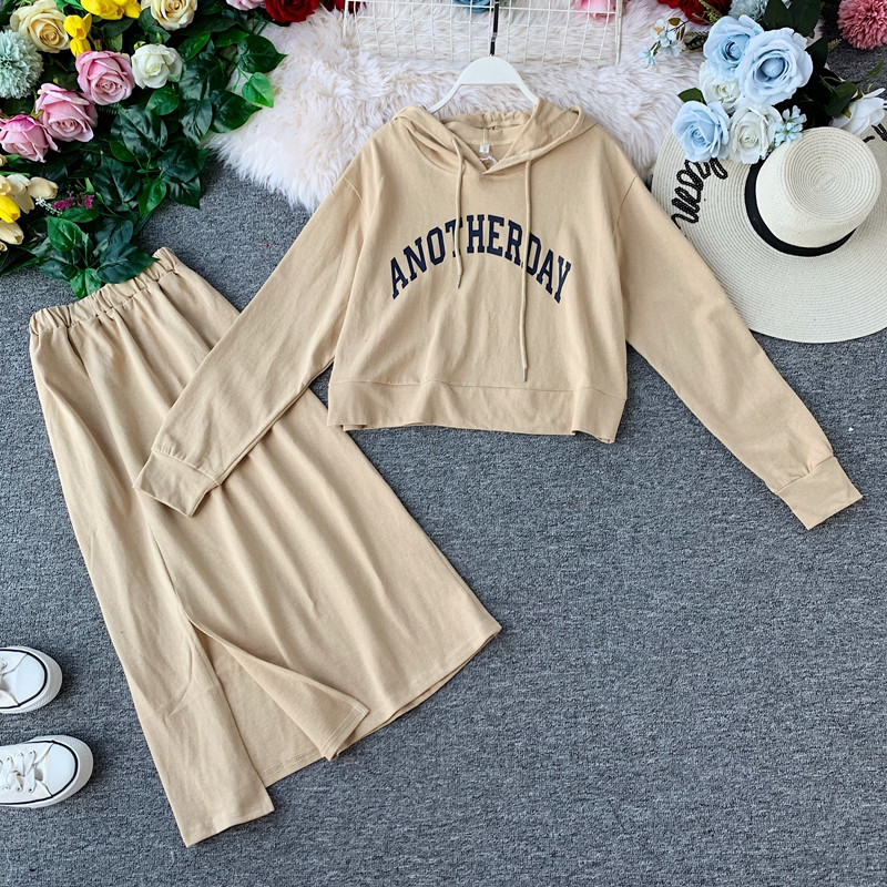 Napi, két részből álló női szett kapucnival és nyakkendővel