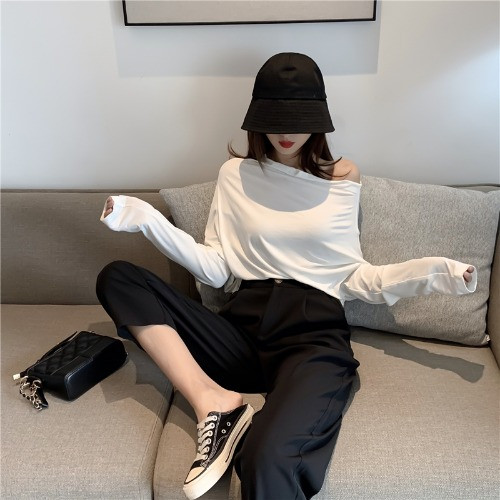 Bluză de damă modernă cu mâneci lungi și umăr gol