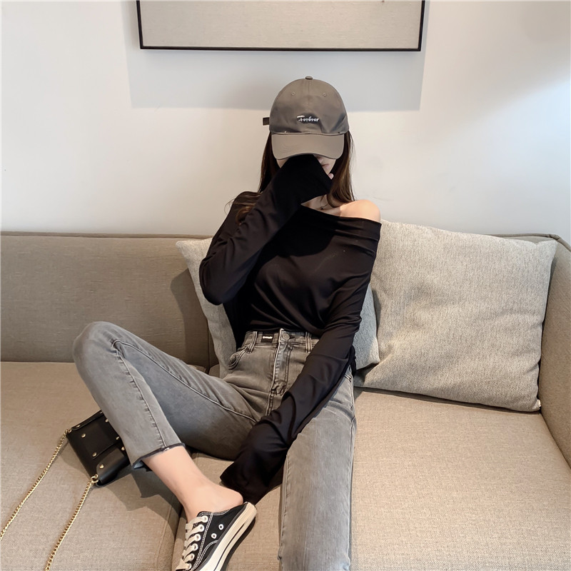 Bluză de damă modernă cu mâneci lungi și umăr gol