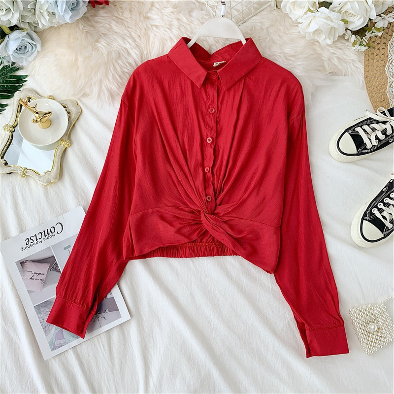 Κομψό γυναικείο πουκάμισο με κλασικό γιακά και μακρύ μανίκι σε διάφορα χρώματα