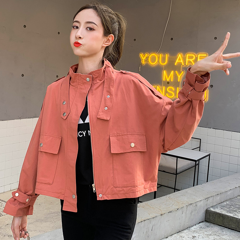 Jachetă scurtă de damă modernă în trei modele largi