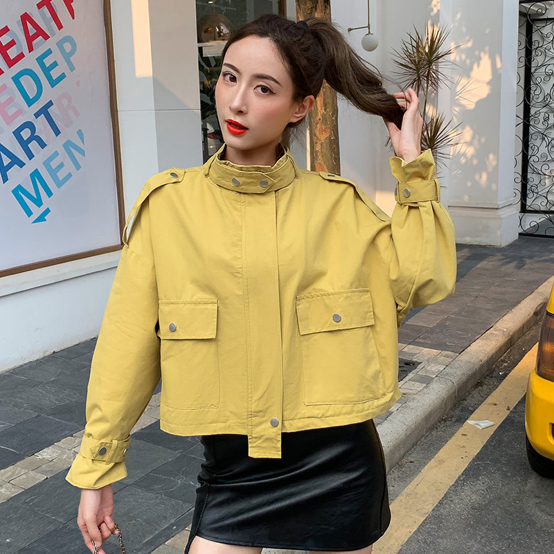 Jachetă scurtă de damă modernă în trei modele largi