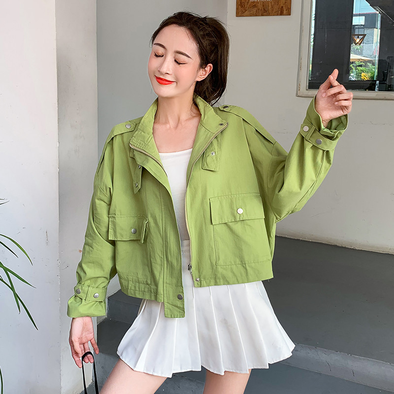 Jachetă scurtă de damă modernă în trei modele largi