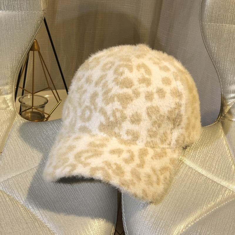 Női pehely sapka napellenzővel több színben