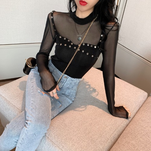 Γυναικεία μπλούζα τούλι και μεταλλικά στοιχεία σε δύο χρώματα