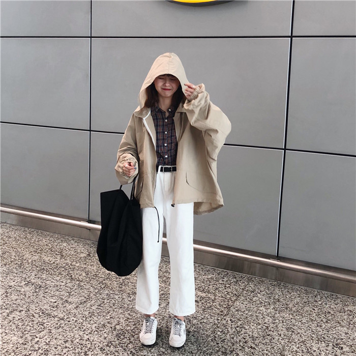 Női széles, széles modell két színben