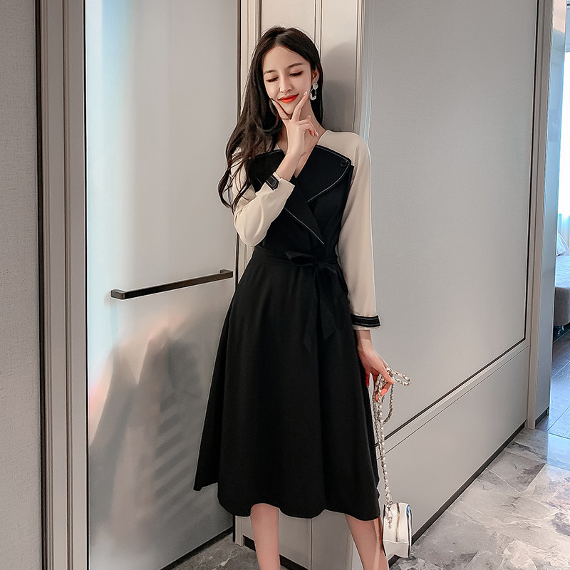 Γυναικείο καθημερινό φόρεμα σε δύο χρώματα με μακριά μανίκια