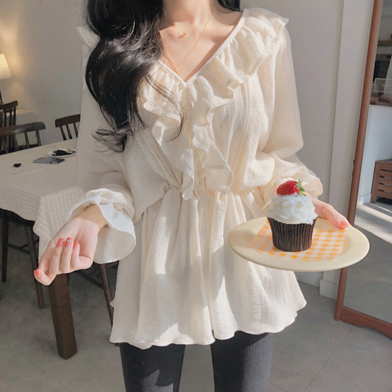 Дамска ежедневна блуза - широк модел с шпиц деколте