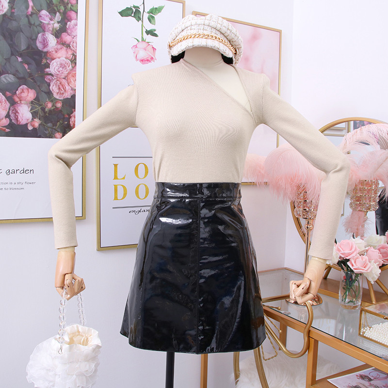 Pulover de dama actual cu decupaje in mai multe culori