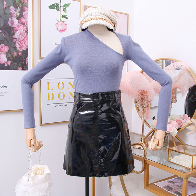 Pulover de dama actual cu decupaje in mai multe culori