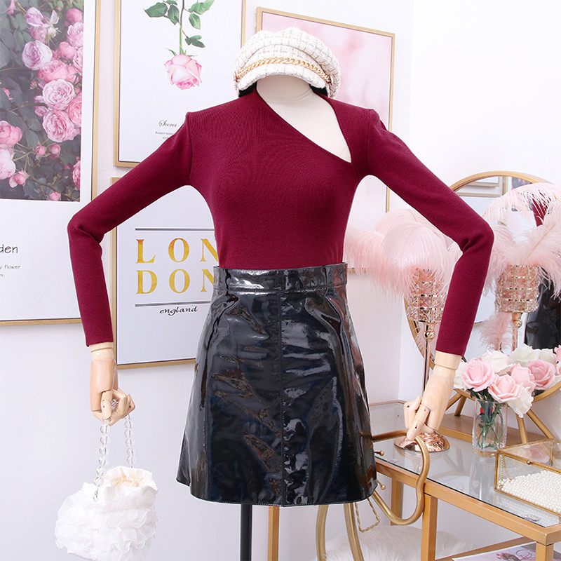 Pulover de dama actual cu decupaje in mai multe culori