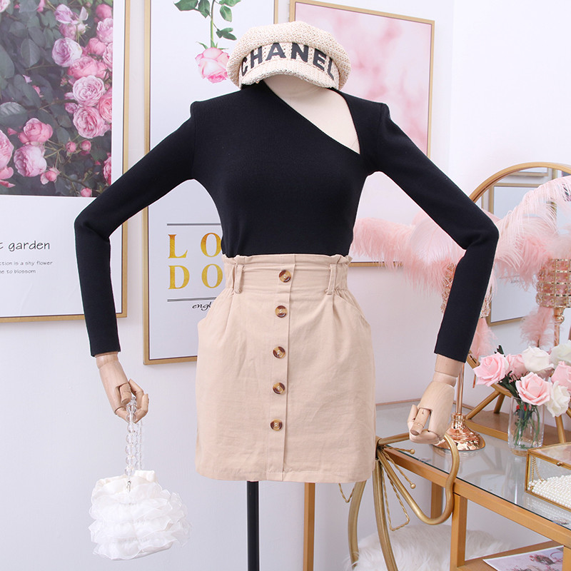 Pulover de dama actual cu decupaje in mai multe culori