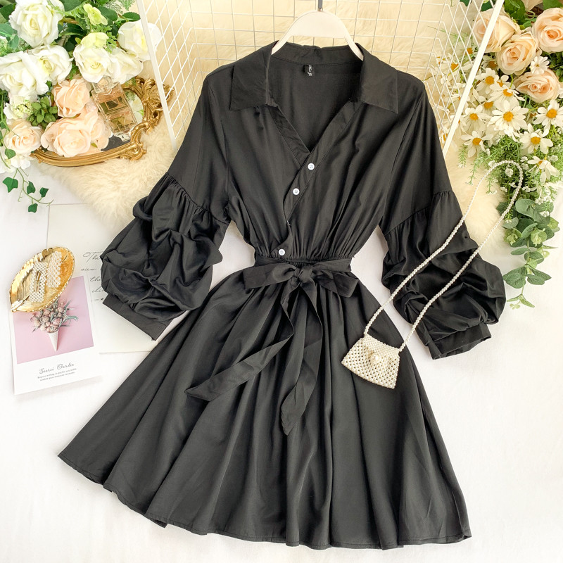 Alkalmi női ruha gombokkal és övvel több színben