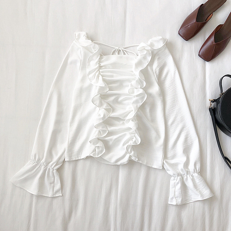 Bluză de damă modernă în alb și negru cu cravate