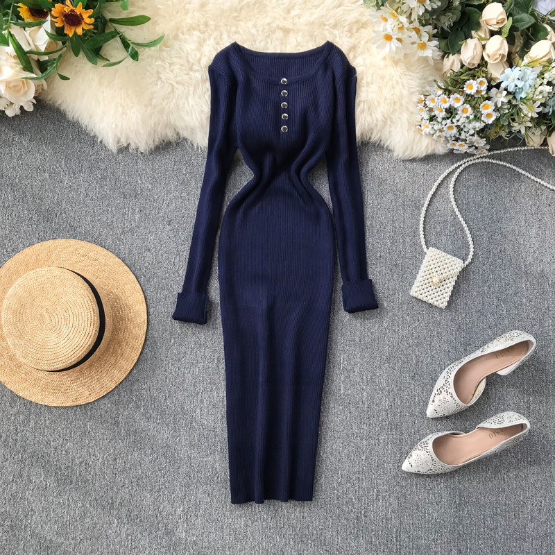 Alkalmi női ruha hosszú ujjal és gombokkal