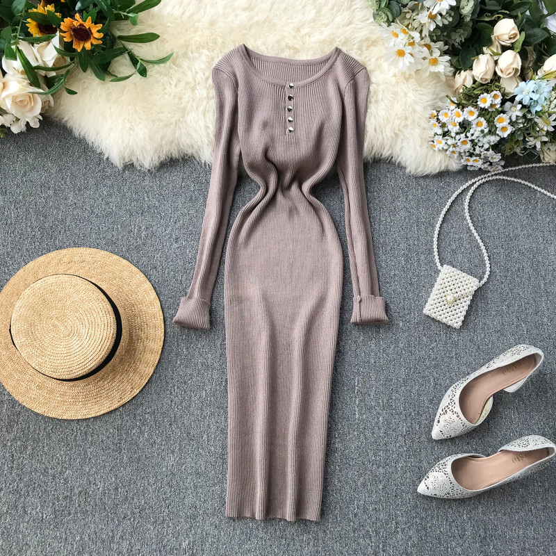 Alkalmi női ruha hosszú ujjal és gombokkal