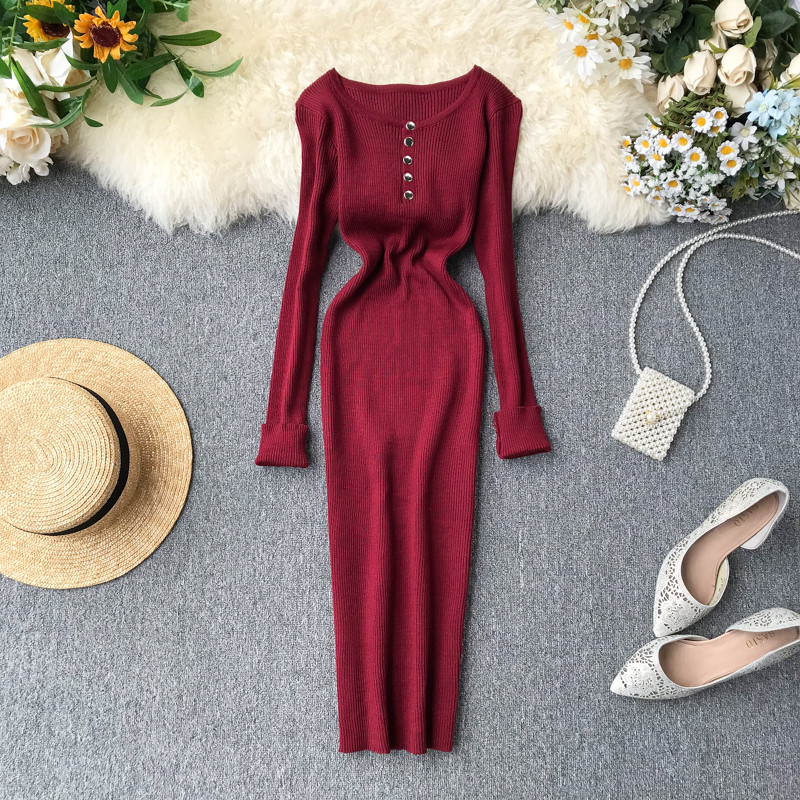 Alkalmi női ruha hosszú ujjal és gombokkal