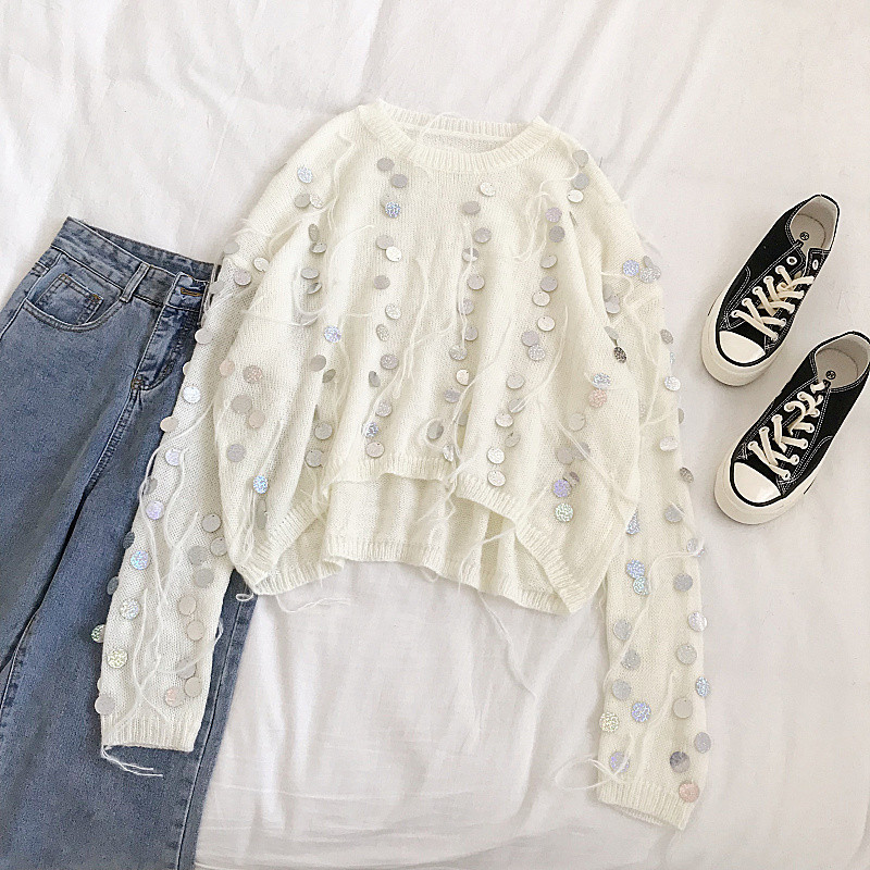 Modern női pulóver fehér és fekete színben, O-nyakkal