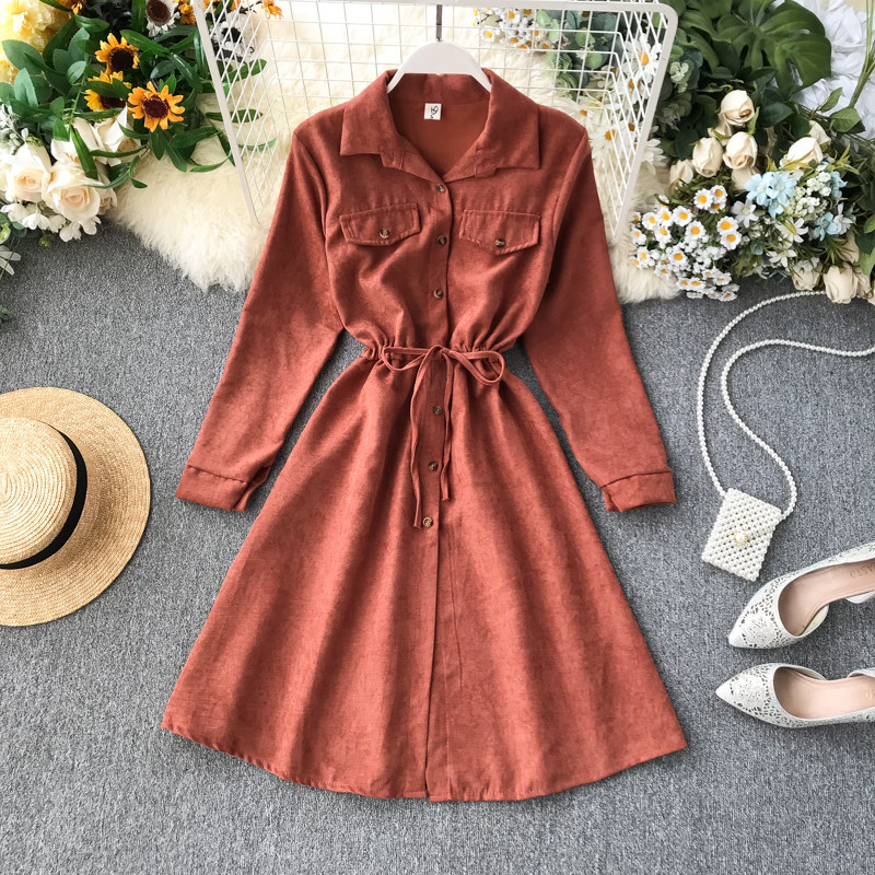 Γυναικείο φόρεμα με τσέπες και κουμπιά σε διαφορετικά χρώματα