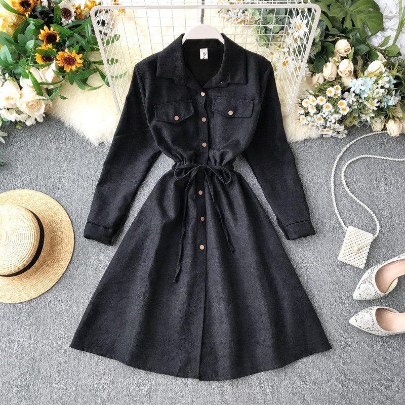 Γυναικείο φόρεμα με τσέπες και κουμπιά σε διαφορετικά χρώματα