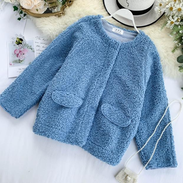 Palton de dama cu fermoar si nasturi in patru culori