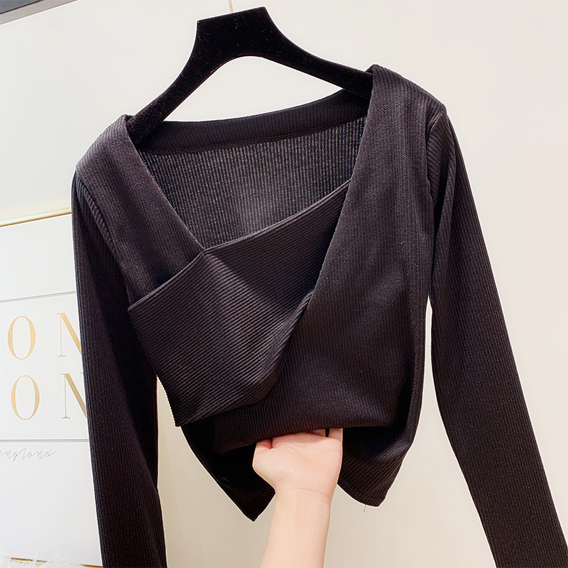 Női blúz négyzet alakú nyakkivágással, három színben