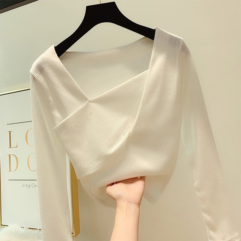 Női blúz négyzet alakú nyakkivágással, három színben